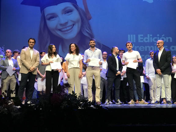 EL AYUNTAMIENTO RECONOCE A 103 JÓVENES DE TORREVIEJA SU ESFUERZO Y SUPERACIÓN CON LOS PREMIOS DE EXCELENCIA ACADÉMICA 6