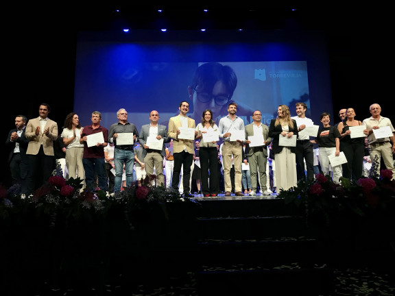 EL AYUNTAMIENTO RECONOCE A 103 JÓVENES DE TORREVIEJA SU ESFUERZO Y SUPERACIÓN CON LOS PREMIOS DE EXCELENCIA ACADÉMICA 7
