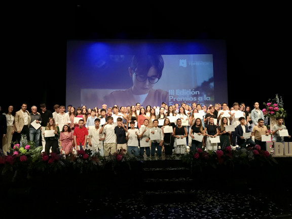 EL AYUNTAMIENTO RECONOCE A 103 JÓVENES DE TORREVIEJA SU ESFUERZO Y SUPERACIÓN CON LOS PREMIOS DE EXCELENCIA ACADÉMICA