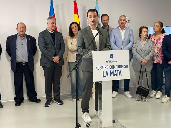 MULTITUDINARIA INAUGURACIÓN DEL PABELLÓN POLIDEPORTIVO DE LA MATA 13