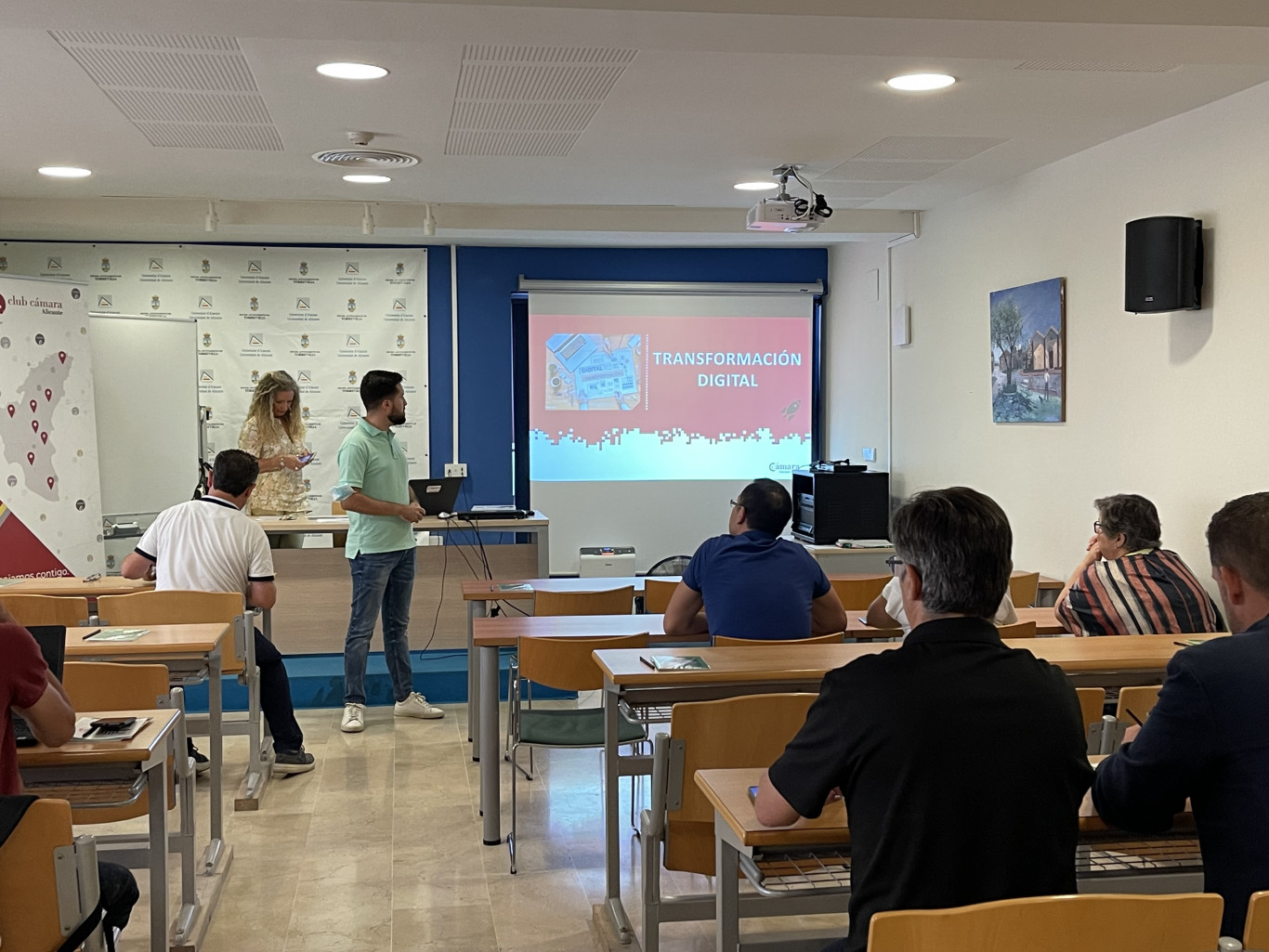 El Ayuntamiento de Torrevieja organiza una jornada de formación en el  entorno digital para el comercio y la empresa local | Ayuntamiento de  Torrevieja