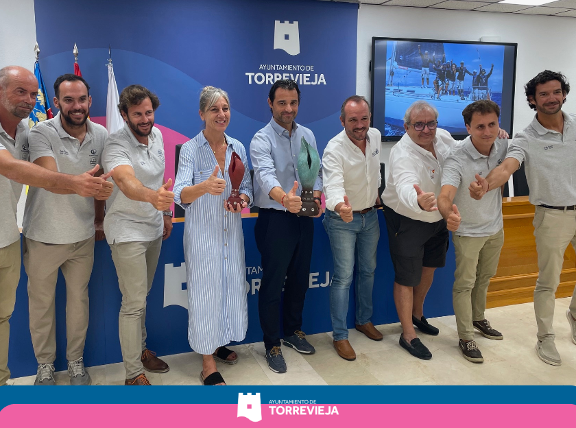 EL ALCALDE RECIBE A LOS CAMPEONES ABSOLUTOS DE LA 42ª COPA DEL REY DE VELA