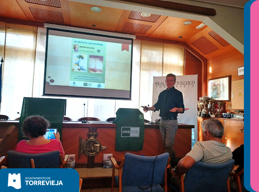 ANTONIO BALLESTA FIRMA LA DONACIÓN DE PARTE DE SU OBRA PICTÓRICA A LA UNED DE TORREVIEJA